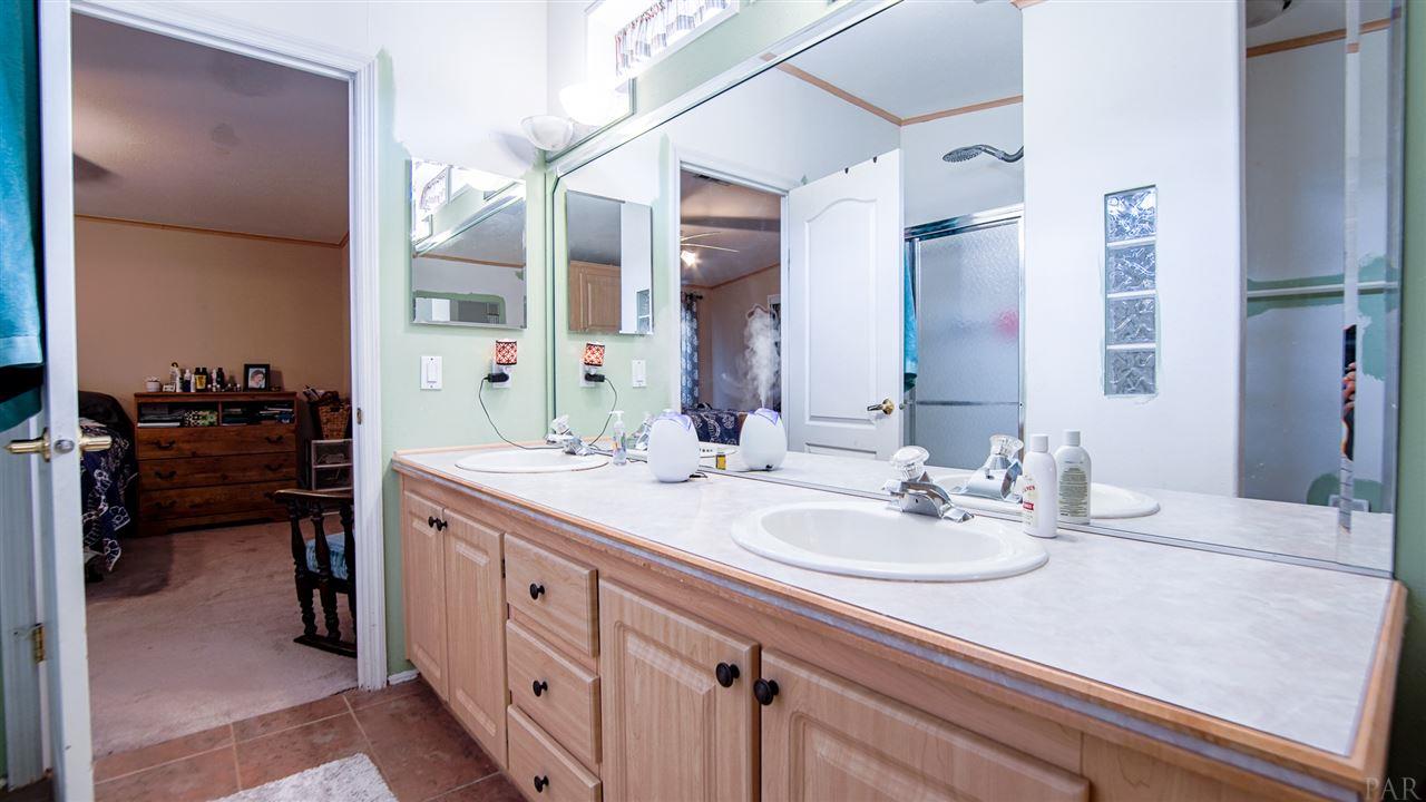 3040 Ashfield Est Road Cantonment, FL 32533 - Photo 4 of 43