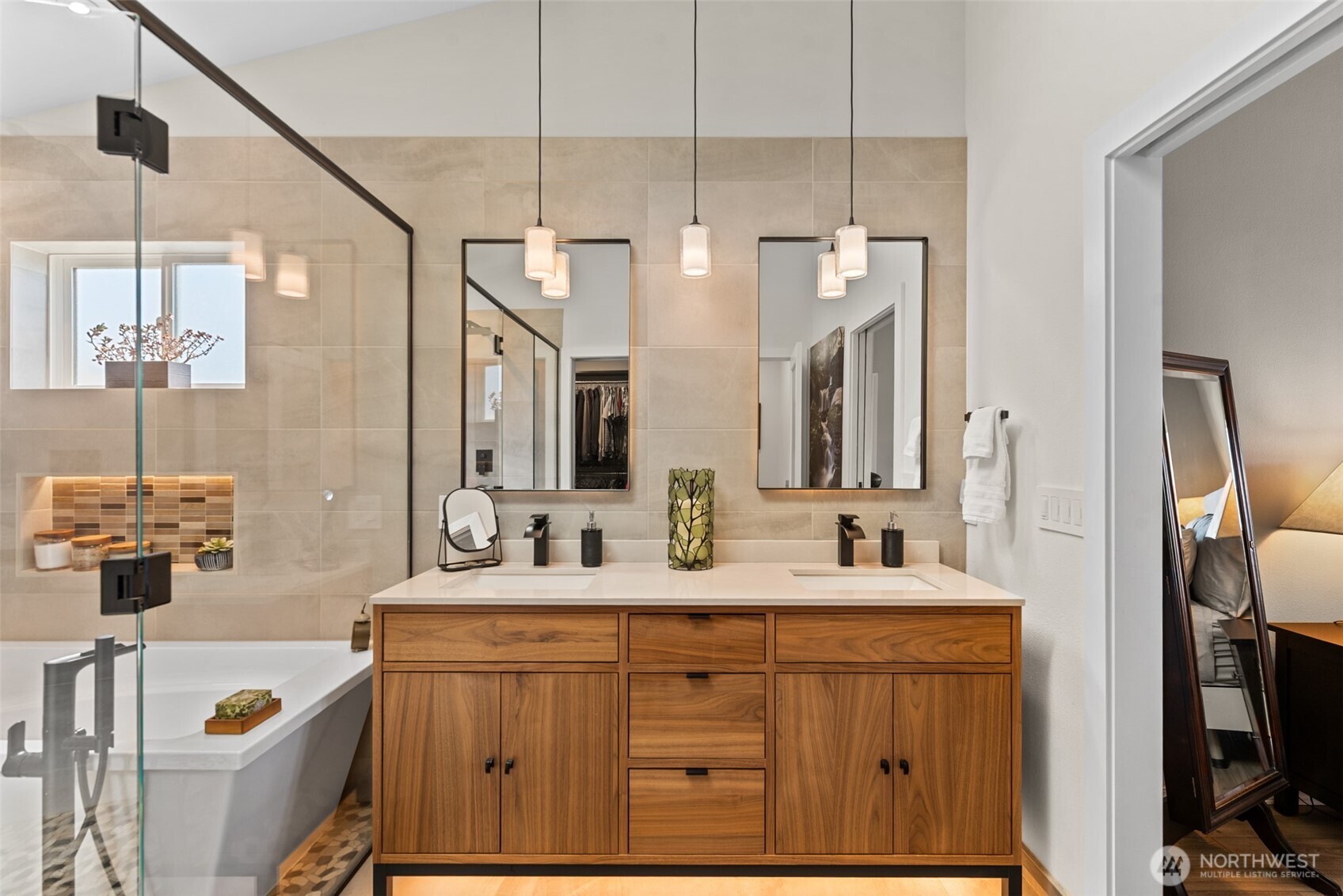 204 Stehekin Way Chelan, WA 98816 - Photo 21 of 40 a bathroom with a double vanity sink mirror and bathtub