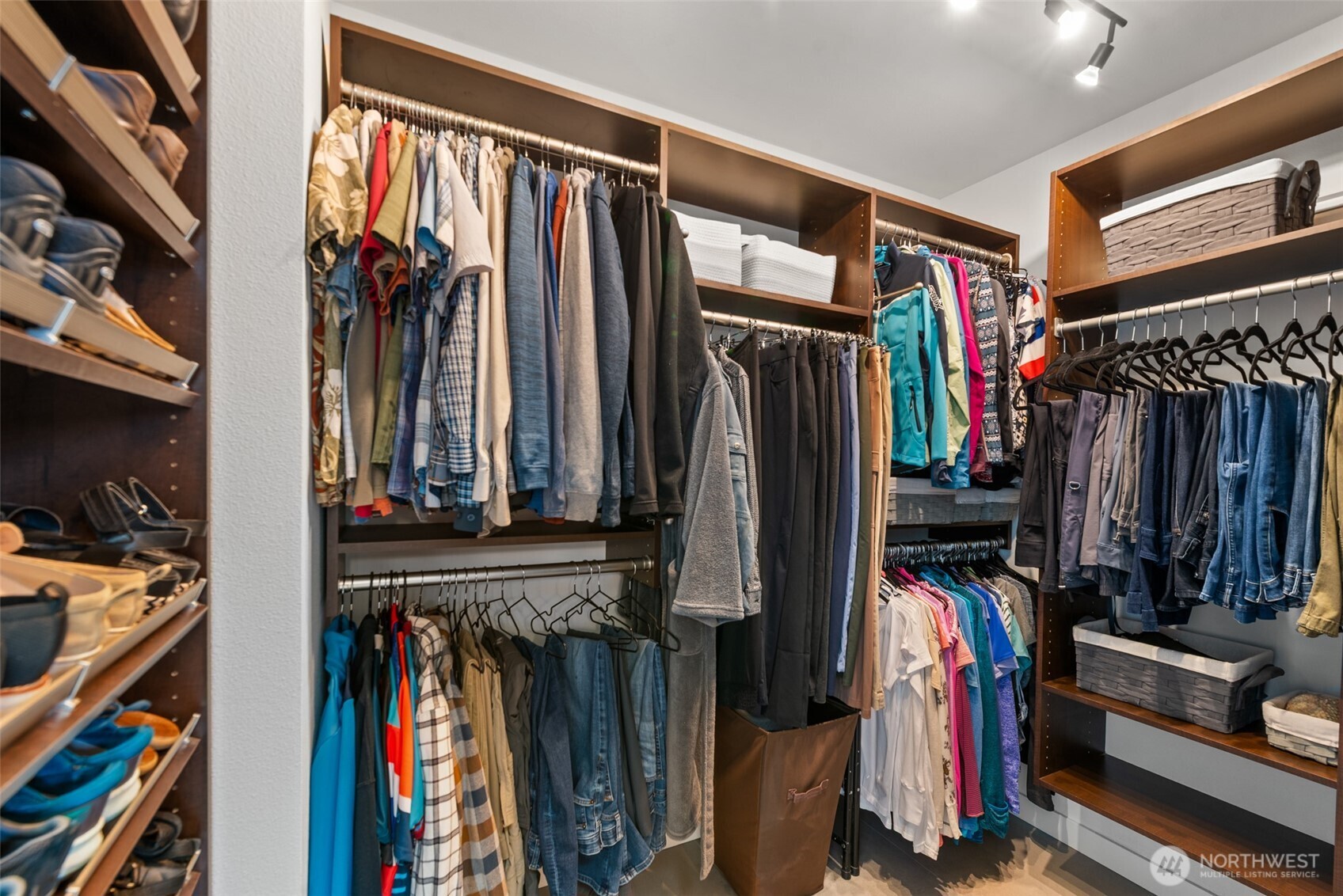 204 Stehekin Way Chelan, WA 98816 - Photo 22 of 40 a view of walk in closet with clothes