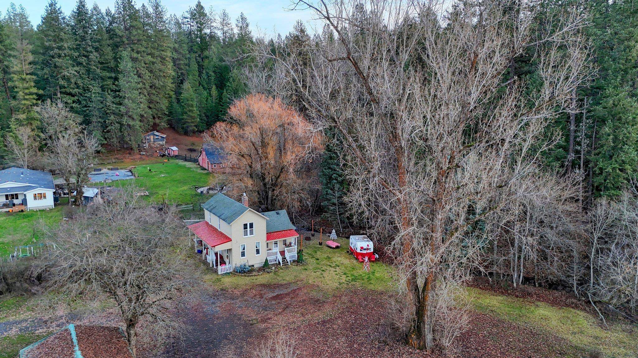 3926 East Chattaroy Road Chattaroy, WA 99003 - Photo 8 of 10