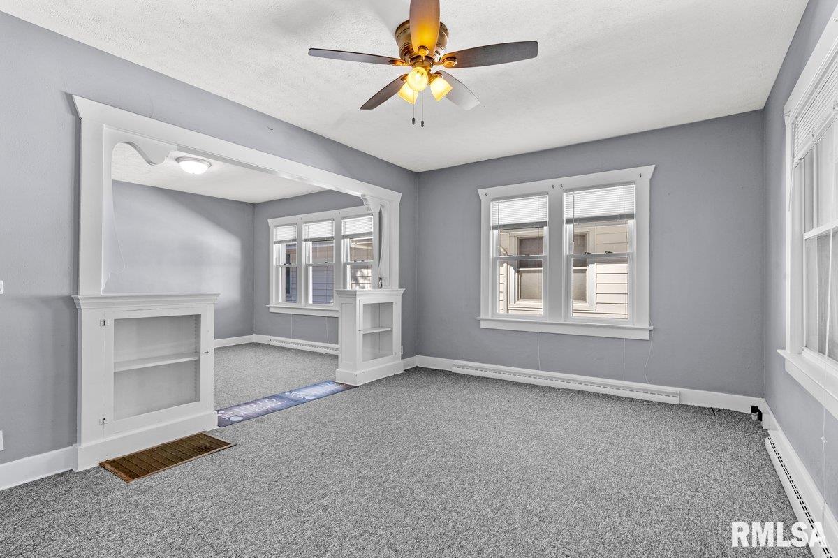 2069 North 8th Street Springfield, IL 62702 - Photo 3 of 24