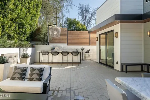 $2,499,000 | 10747 Valleyheart Drive, Studio City, CA 91604