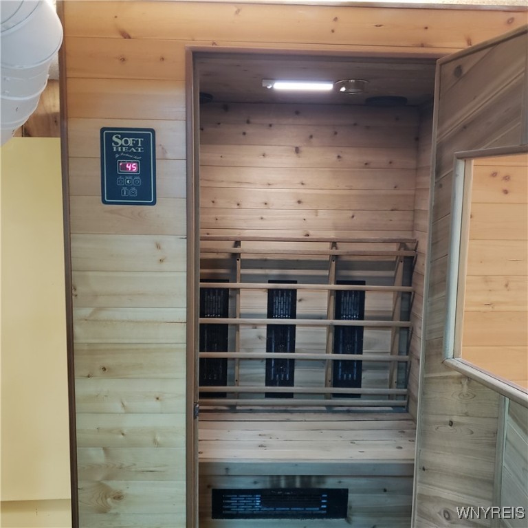 6717 Errick Road Wheatfield, NY 14120 - Photo 32 of 50