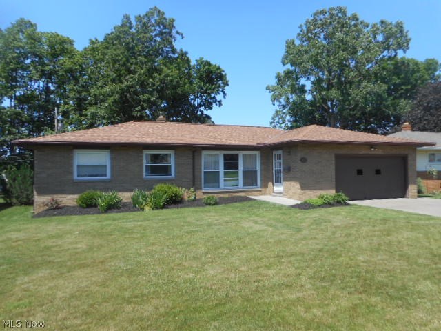 8560 Royal Ridge Drive Parma, OH 44129 - Photo 2 of 21 BRICK RANCH: Beautiful inside & out.