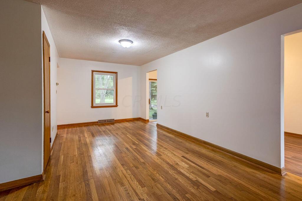 6541 Charles Road Westerville, OH 43082 - Photo 7 of 24 1-7