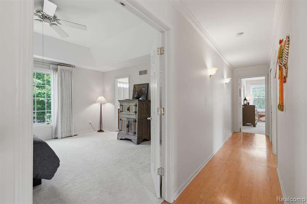 34555 Quaker Valley Road Farmington Hills, MI 48331 - Photo 21 of 53