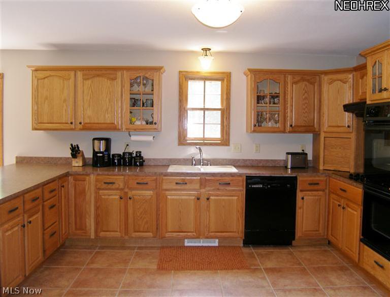 17171 Reeves Road Middlefield, OH 44062 - Photo 2 of 25