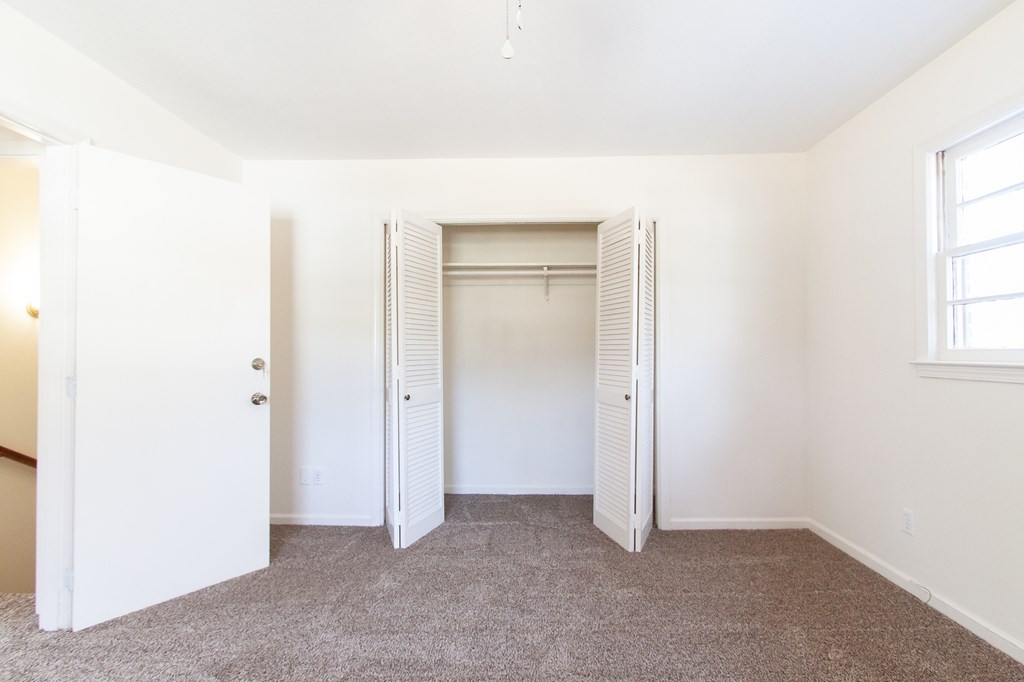 4315 Macon Road Columbus, GA 31907 - Photo 18 of 37 an empty room with windows
