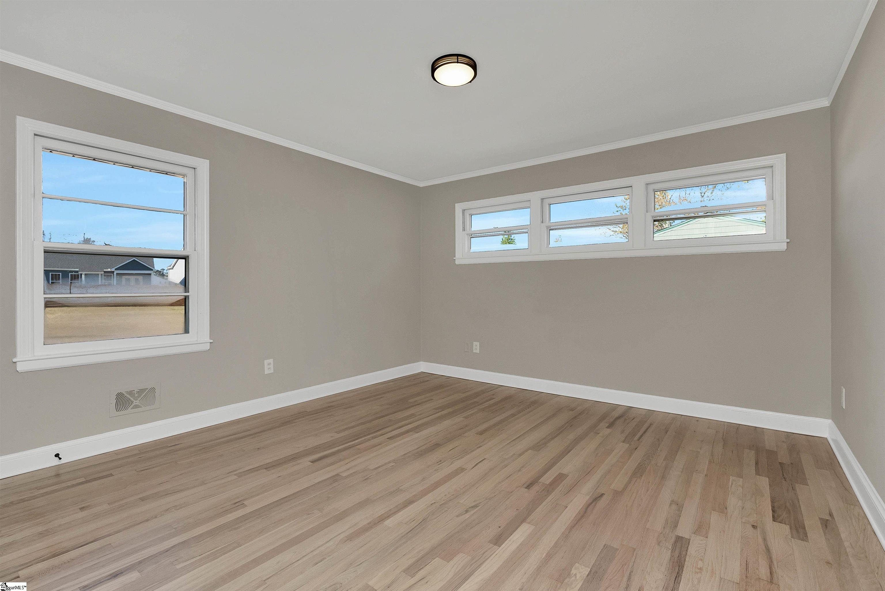 223 Farrs Bridge Road Greenville, SC 29611 - Photo 15 of 32