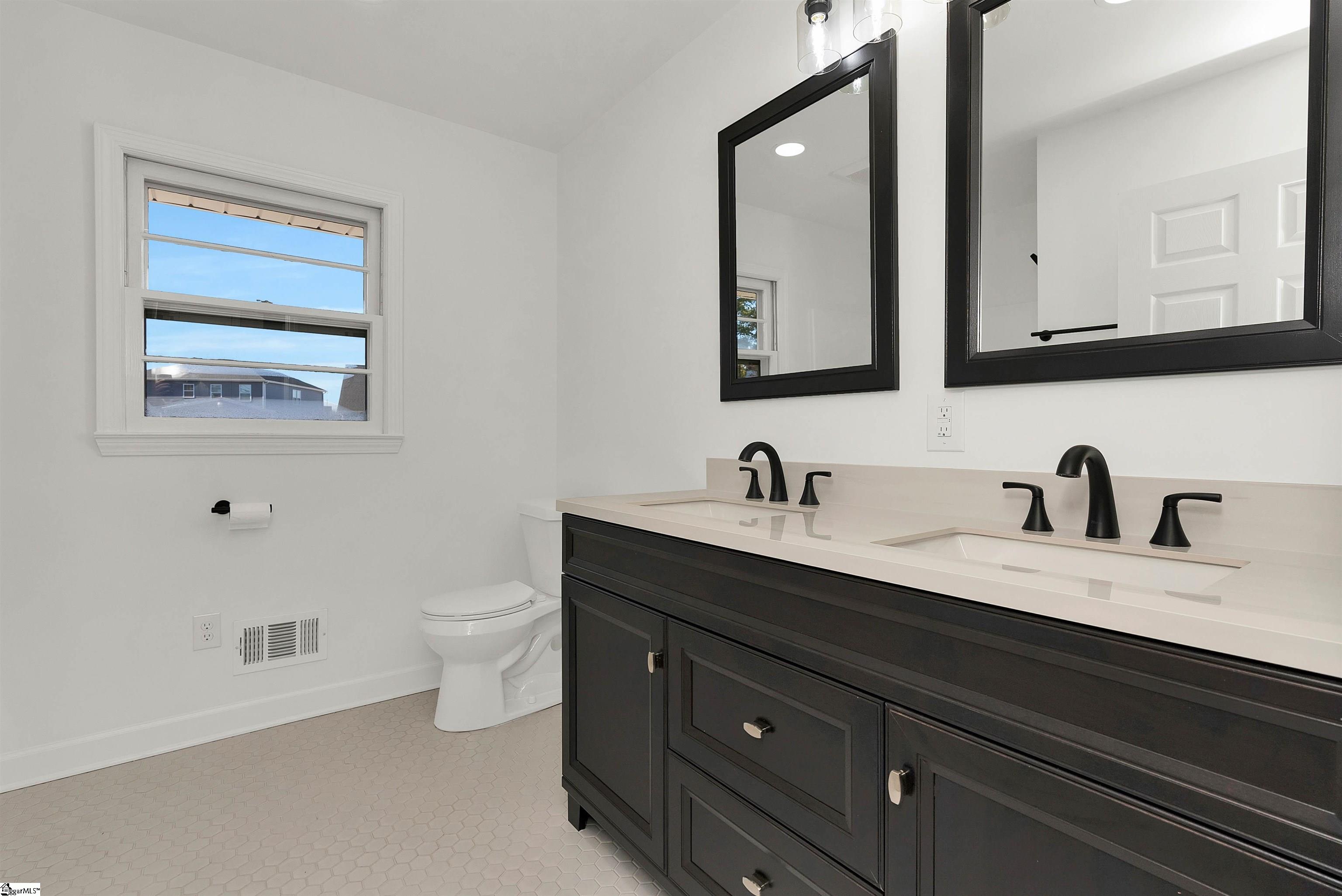 223 Farrs Bridge Road Greenville, SC 29611 - Photo 24 of 32