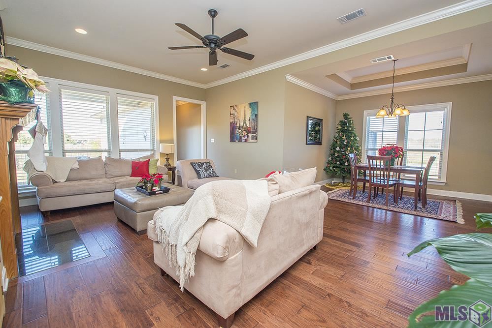 10951 Springtree Avenue Baton Rouge, LA 70810 - Photo 3 of 40 Gallery Image 3