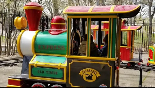 $975,000 | 118-82 Metropolitan Avenue, Unit 1B | Kew Gardens