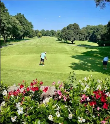 $975,000 | 118-82 Metropolitan Avenue, Unit 1B | Kew Gardens