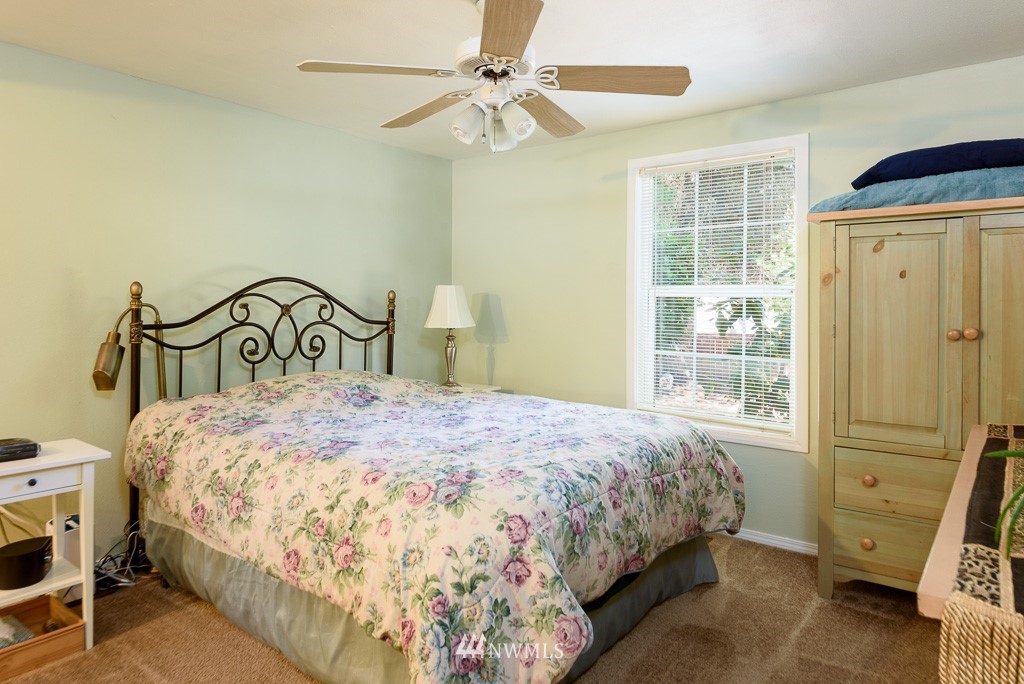 12073 Renton Avenue South Seattle, WA 98178 - Photo 12 of 25 Gallery Image 12