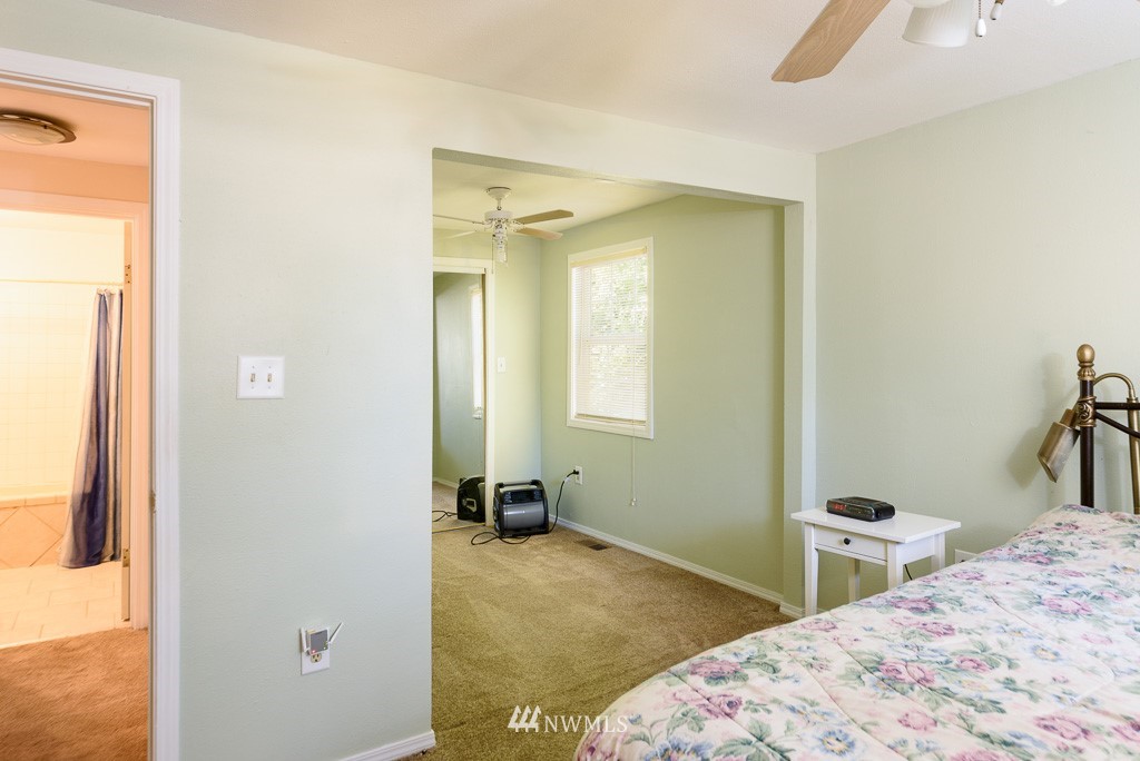12073 Renton Avenue South Seattle, WA 98178 - Photo 13 of 25 Gallery Image 13