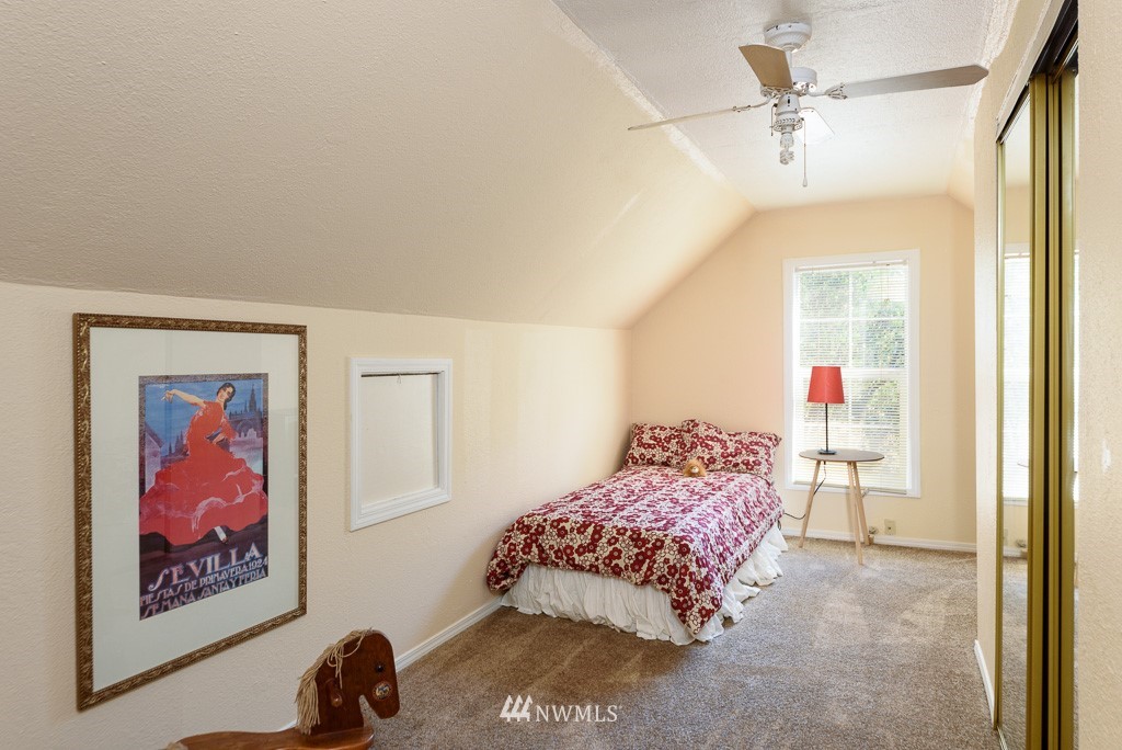 12073 Renton Avenue South Seattle, WA 98178 - Photo 15 of 25 Gallery Image 15