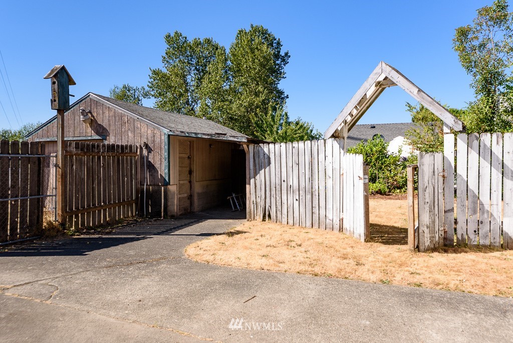 12073 Renton Avenue South Seattle, WA 98178 - Photo 21 of 25 Gallery Image 21