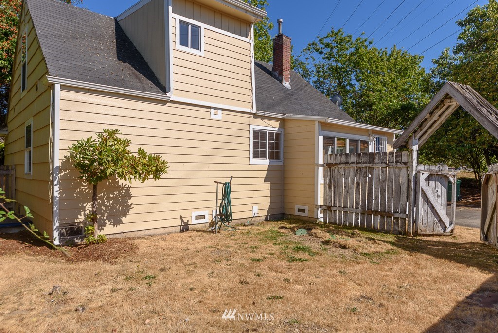 12073 Renton Avenue South Seattle, WA 98178 - Photo 22 of 25 Gallery Image 22