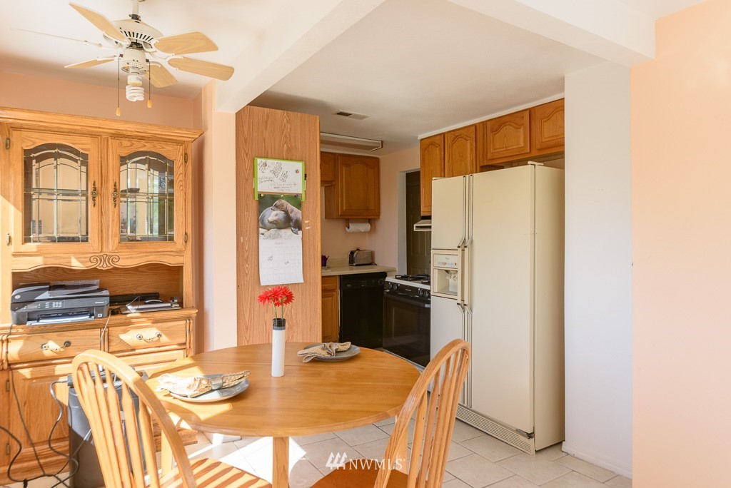 12073 Renton Avenue South Seattle, WA 98178 - Photo 10 of 25 Gallery Image 10