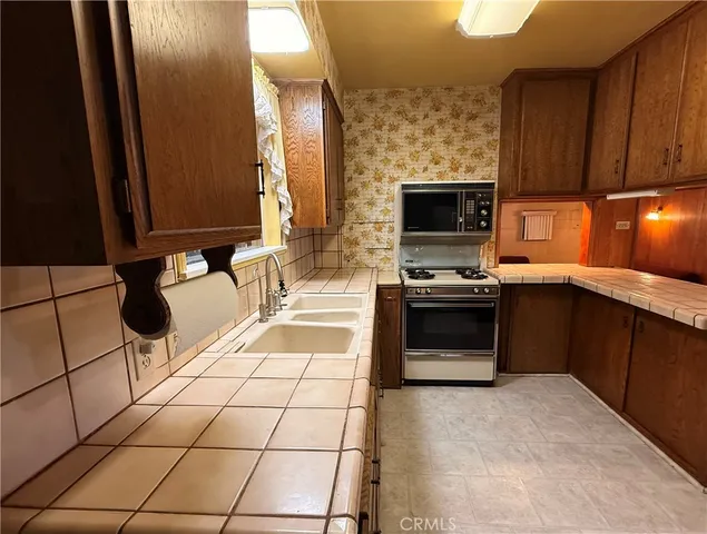 $875,000 | 9929 Saticoy Street, Burbank, CA 91504