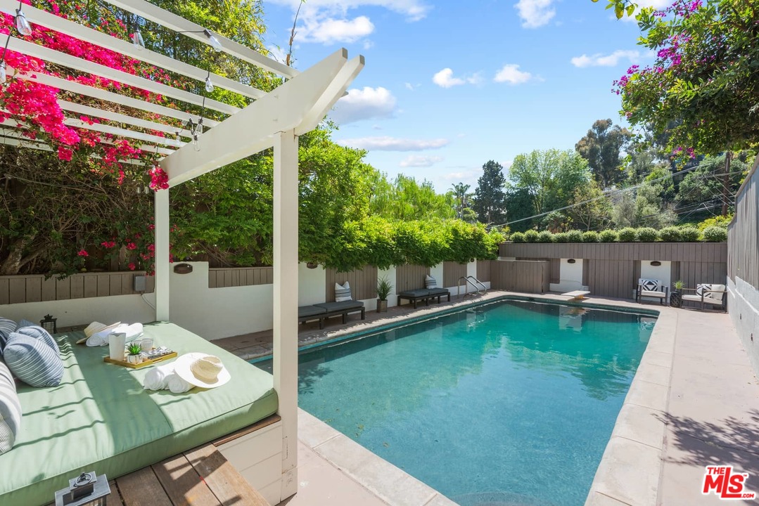 8524 Ridpath Drive Los Angeles, CA 90046 - Photo 34 of 51 Gallery Image 34