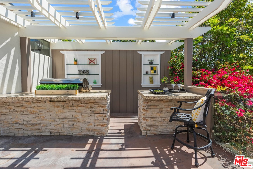 8524 Ridpath Drive Los Angeles, CA 90046 - Photo 40 of 51 Gallery Image 40