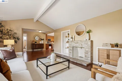 $1,169,000 | 33166 Basswood Avenue, Union City, CA 94587