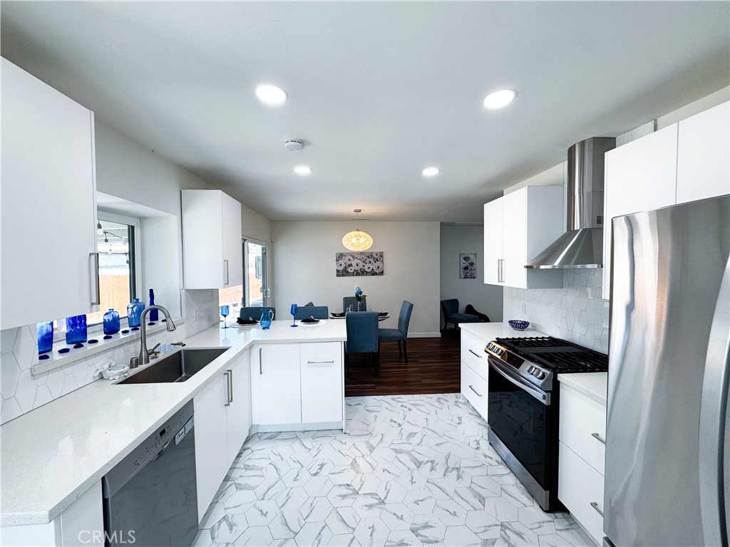 2817 Easy Avenue Long Beach, CA 90810 - Photo 13 of 33