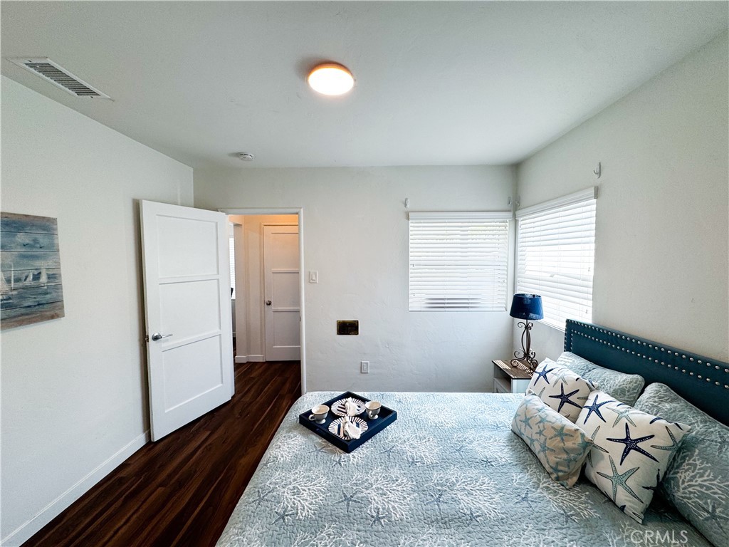 2817 Easy Avenue Long Beach, CA 90810 - Photo 14 of 33