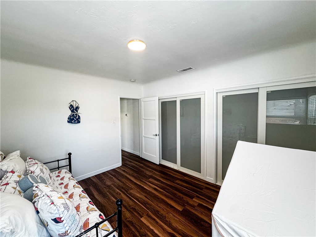 2817 Easy Avenue Long Beach, CA 90810 - Photo 18 of 33