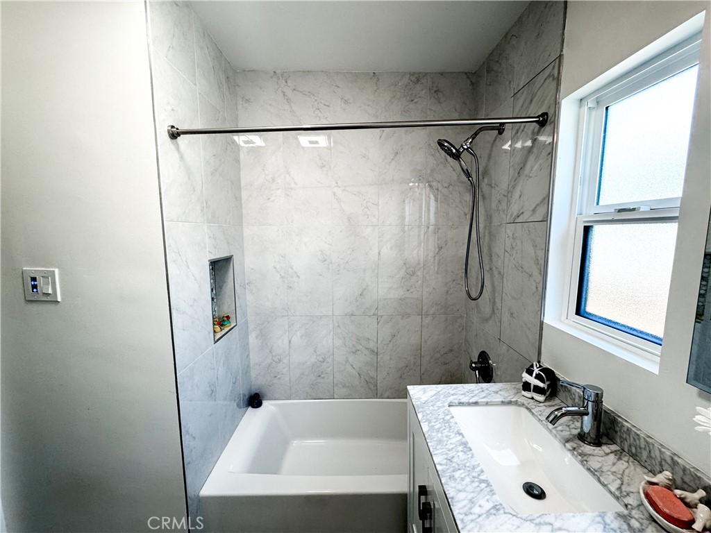 2817 Easy Avenue Long Beach, CA 90810 - Photo 22 of 33