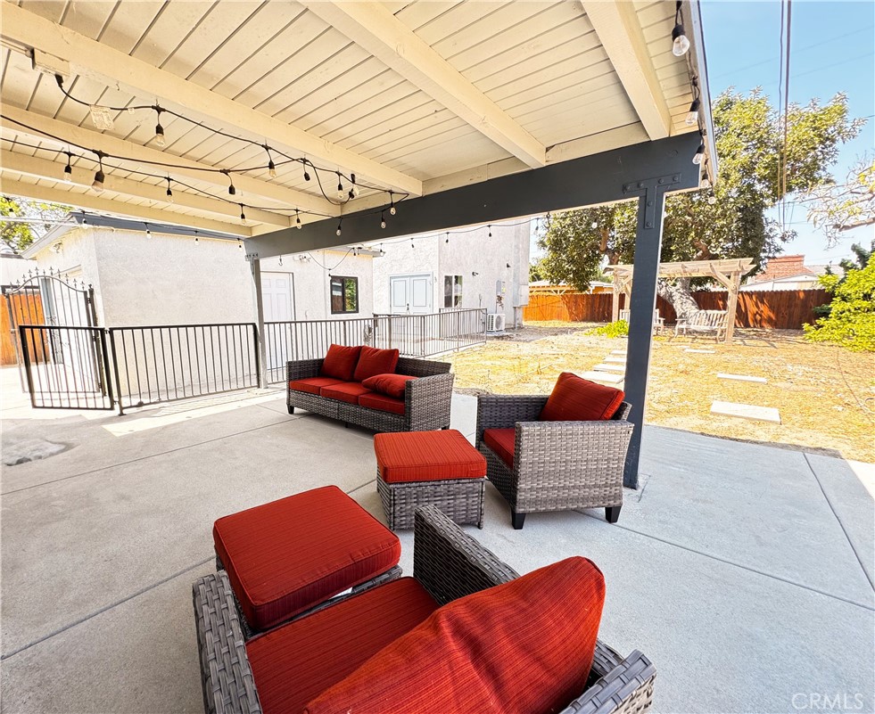 2817 Easy Avenue Long Beach, CA 90810 - Photo 23 of 33