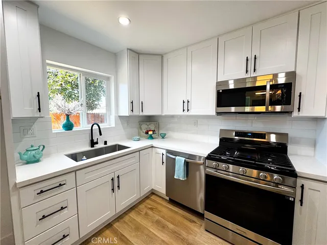 $977,000 | 2817 Easy Avenue, Long Beach, CA 90810