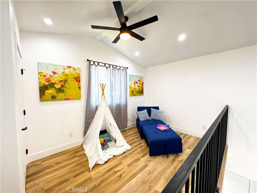 2817 Easy Avenue Long Beach, CA 90810 - Photo 31 of 33 spacious loft in ADU