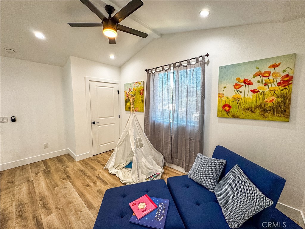 2817 Easy Avenue Long Beach, CA 90810 - Photo 32 of 33