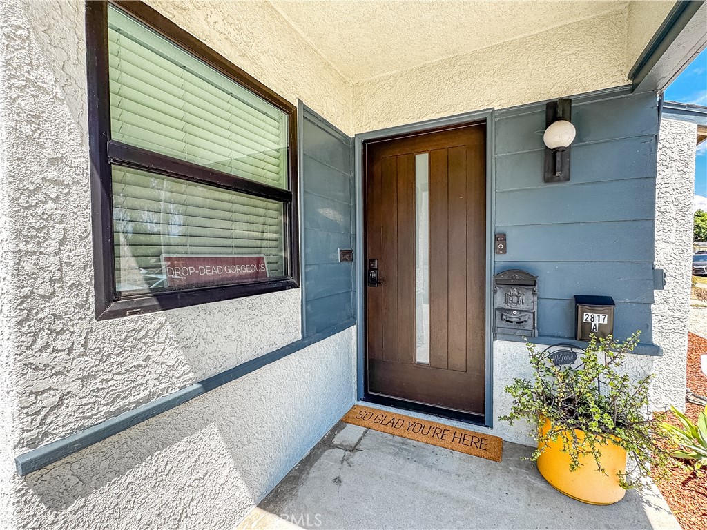 2817 Easy Avenue Long Beach, CA 90810 - Photo 5 of 33 Inviting entry