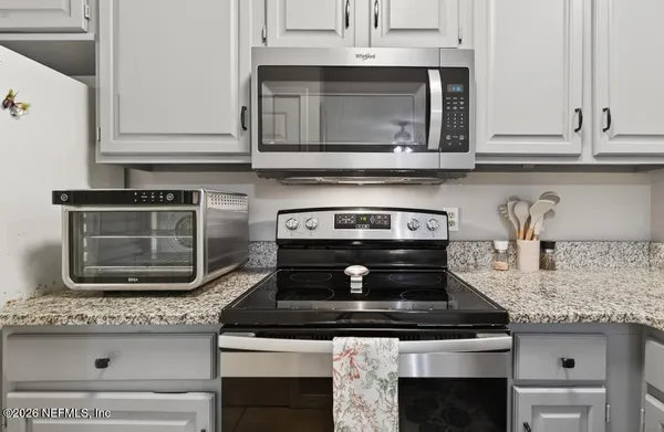 $2,600 | 323 Sand Castle Way, Neptune Beach, FL 32266