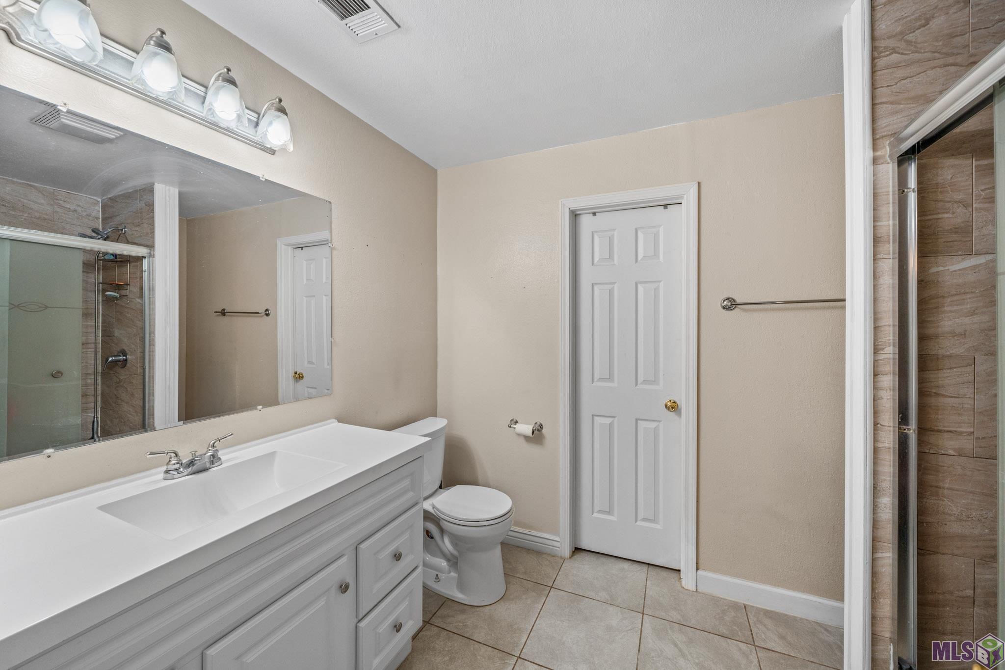 1028 Hammond Manor Drive Baton Rouge, LA 70816 - Photo 12 of 19