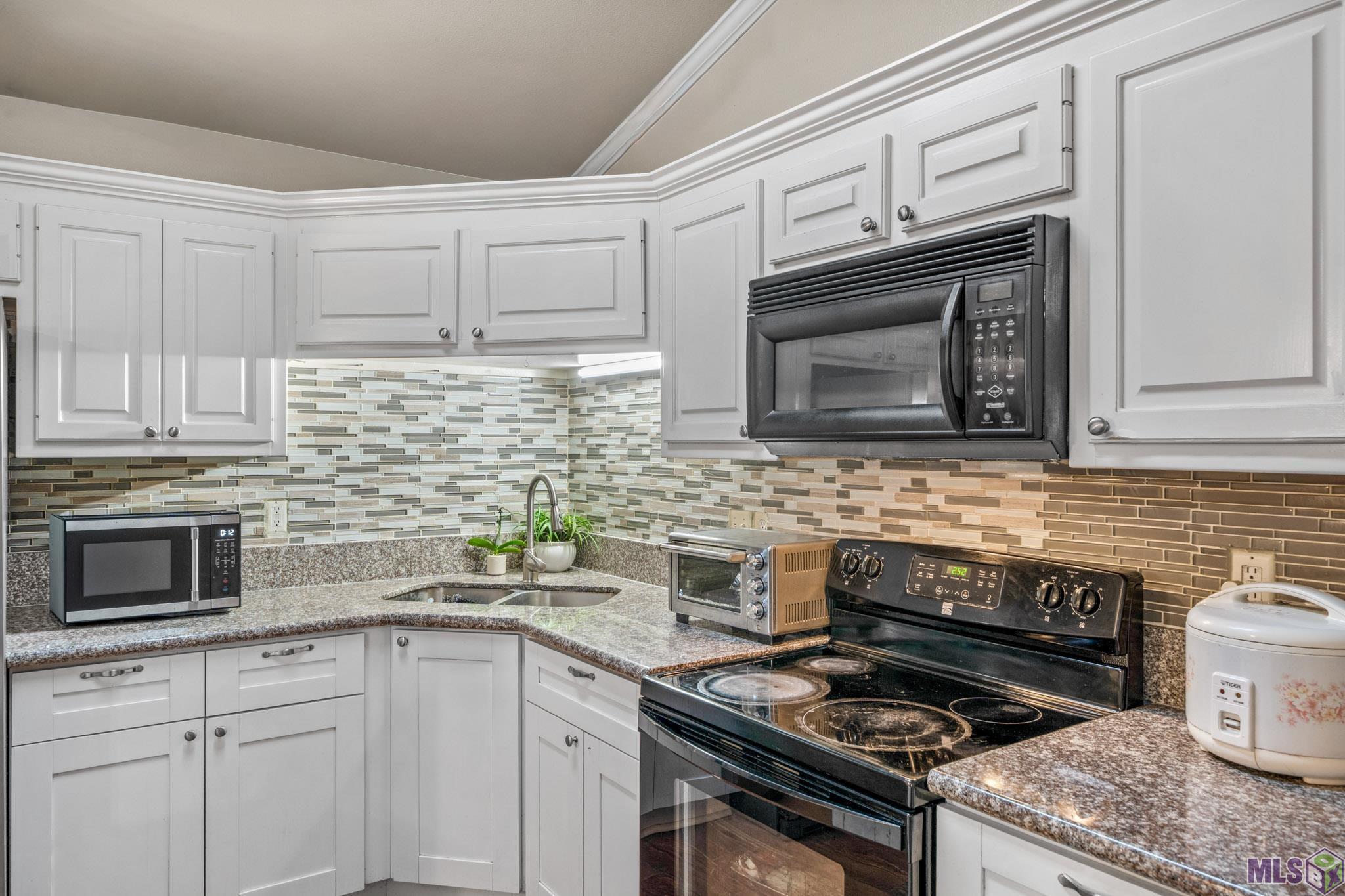 1028 Hammond Manor Drive Baton Rouge, LA 70816 - Photo 6 of 19