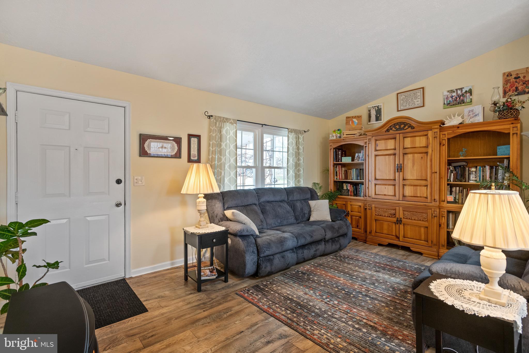 625 Azalea Street Culpeper, VA 22701 - Photo 10 of 24 Living Room