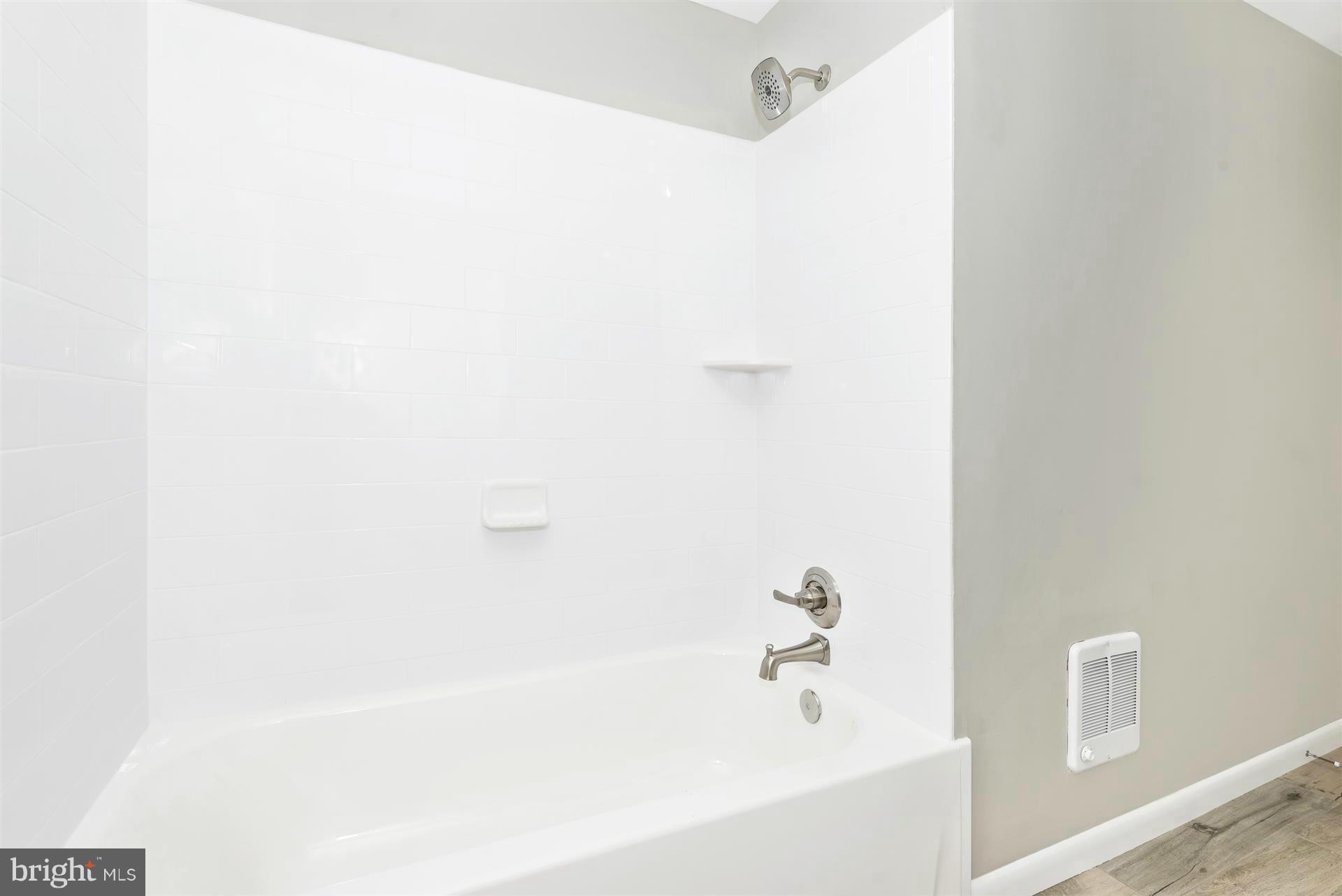 14723 Harrisville Road Mount Airy, MD 21771 - Photo 16 of 29 a bathroom with a bathtub