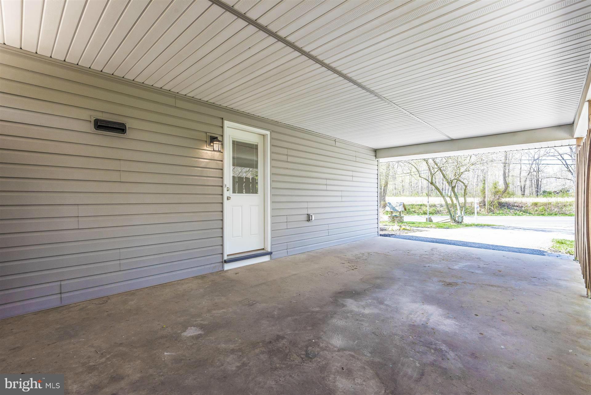 14723 Harrisville Road Mount Airy, MD 21771 - Photo 20 of 29 a view of a livingroom with an outdoor space