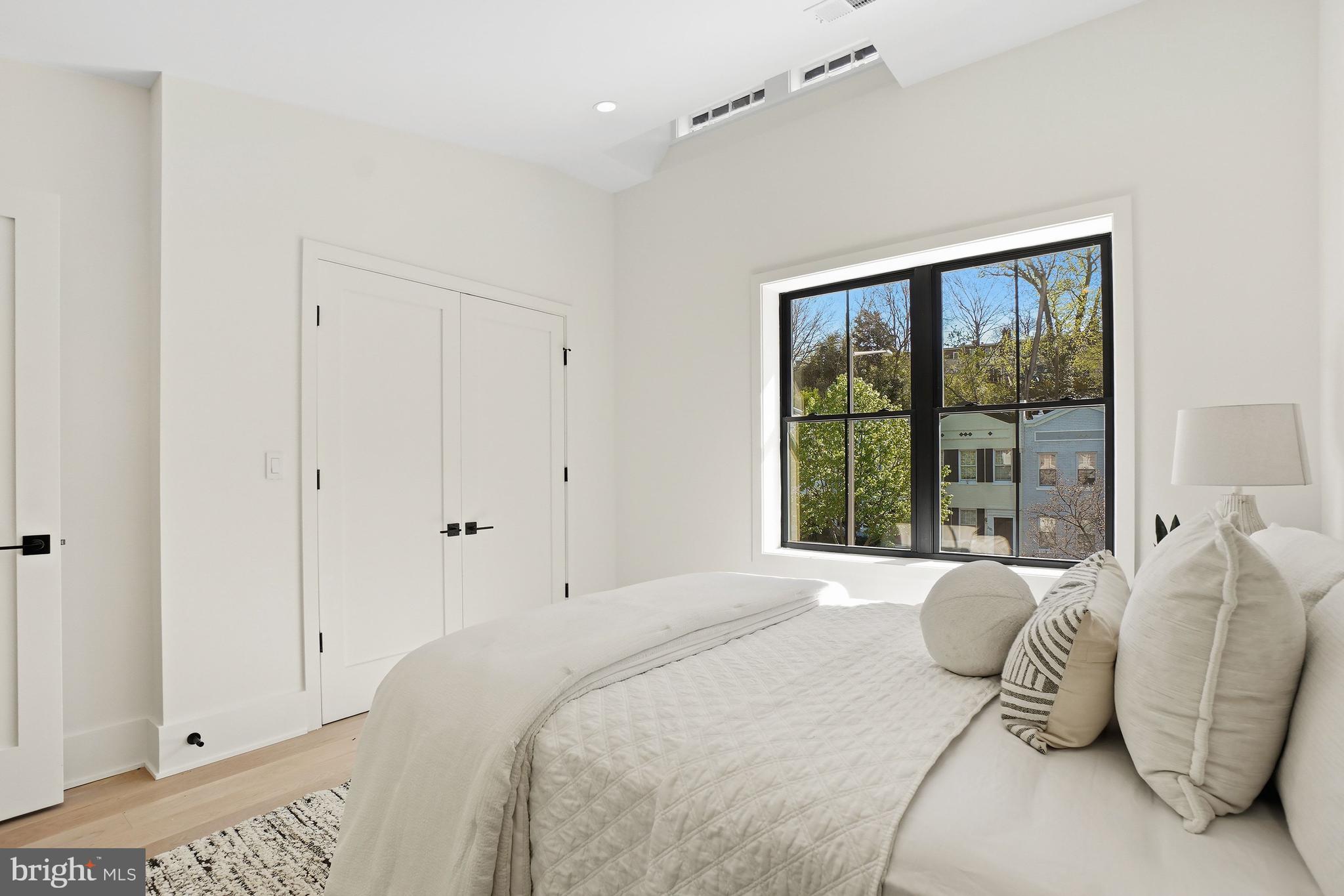 2026 37th Street Northwest Washington, DC 20007 - Photo 23 of 45