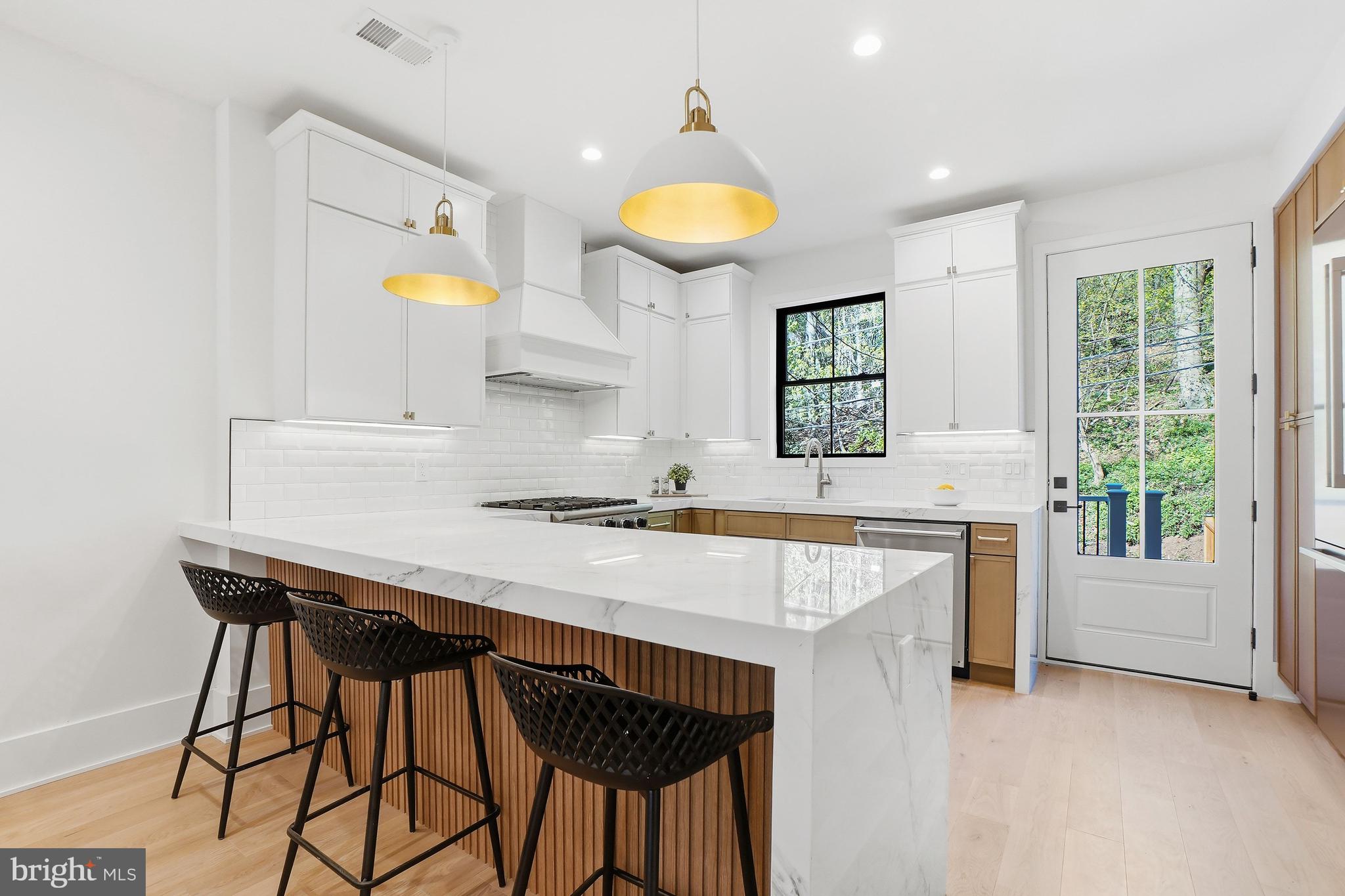 2026 37th Street Northwest Washington, DC 20007 - Photo 9 of 45