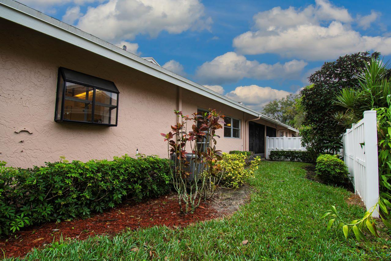 8218 Springtree Road Boca Raton, FL 33496 - Photo 2 of 16 Private side yard