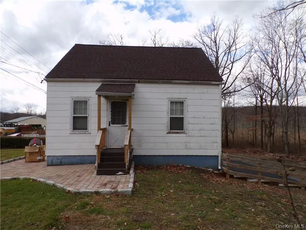 $2,250 | 2 Mertes Lane, New Windsor, NY 12553