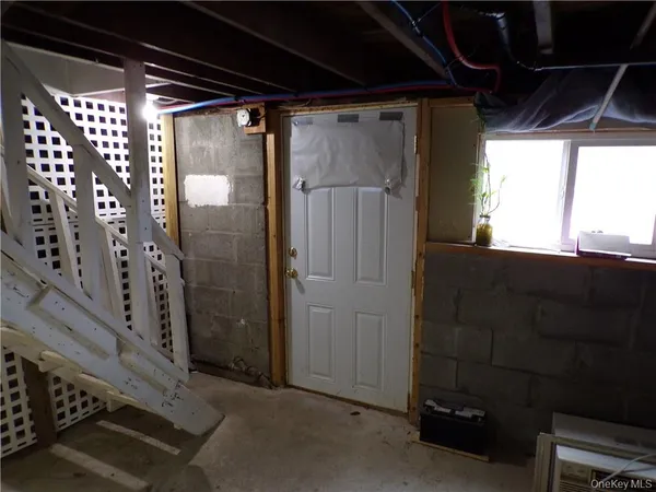 $2,250 | 2 Mertes Lane, New Windsor, NY 12553