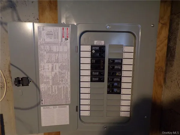 $2,250 | 2 Mertes Lane, New Windsor, NY 12553