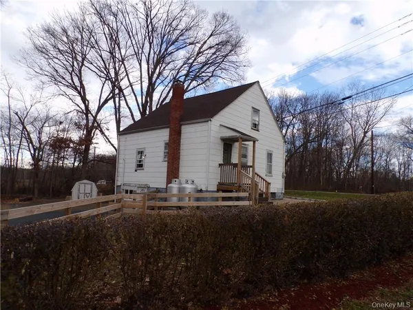 $2,250 | 2 Mertes Lane, New Windsor, NY 12553