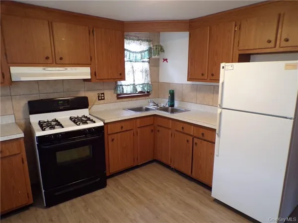 $2,250 | 2 Mertes Lane, New Windsor, NY 12553